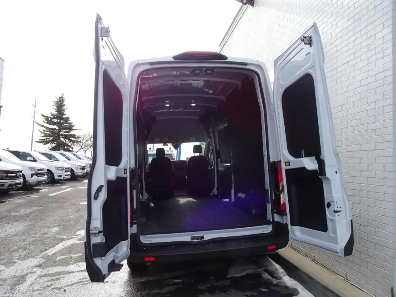 Ford Transit Cargo Van снимка Ford Transit Cargo Van