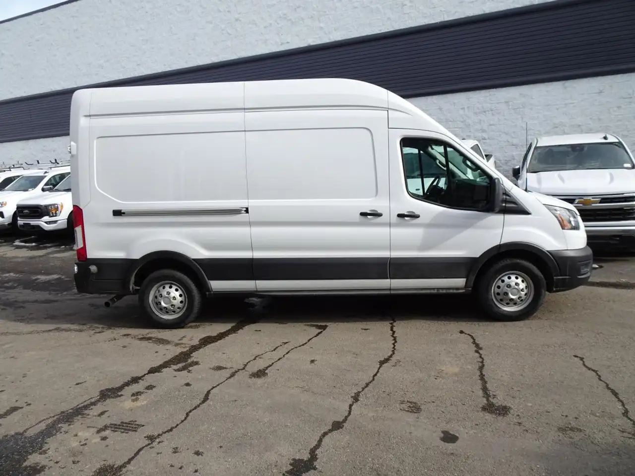 Ford Transit Cargo Van снимка Ford Transit Cargo Van