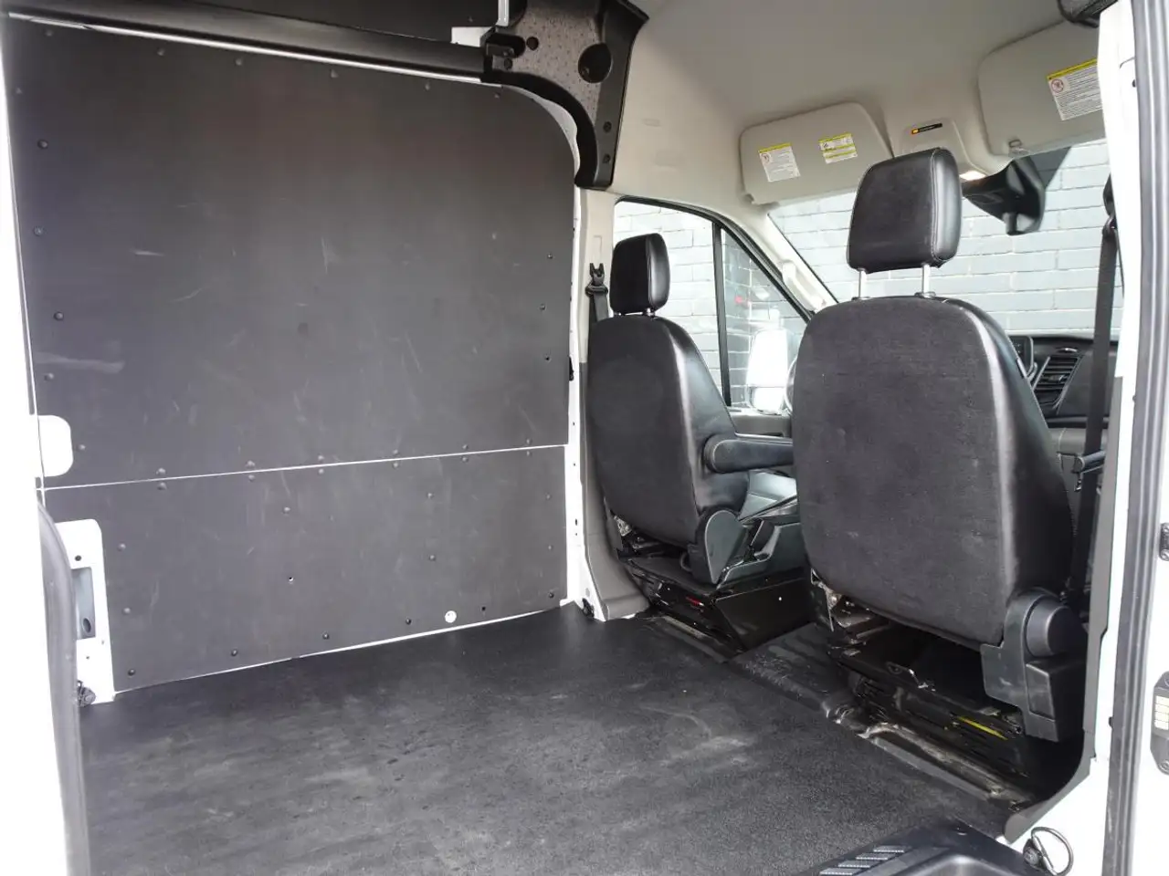 Ford Transit Cargo Van снимка Ford Transit Cargo Van