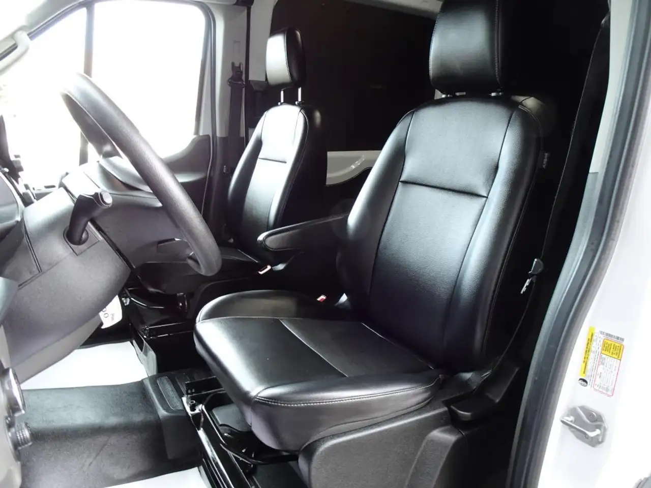 Ford Transit Cargo Van снимка Ford Transit Cargo Van