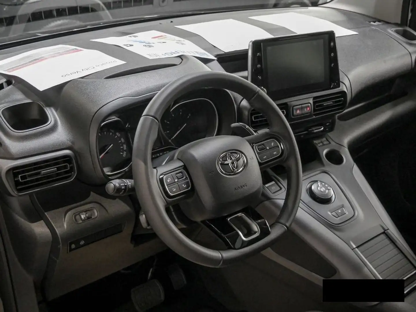 Toyota Proace City Verso 1.5D 130 CV S&S Short A/T Czarny - 2