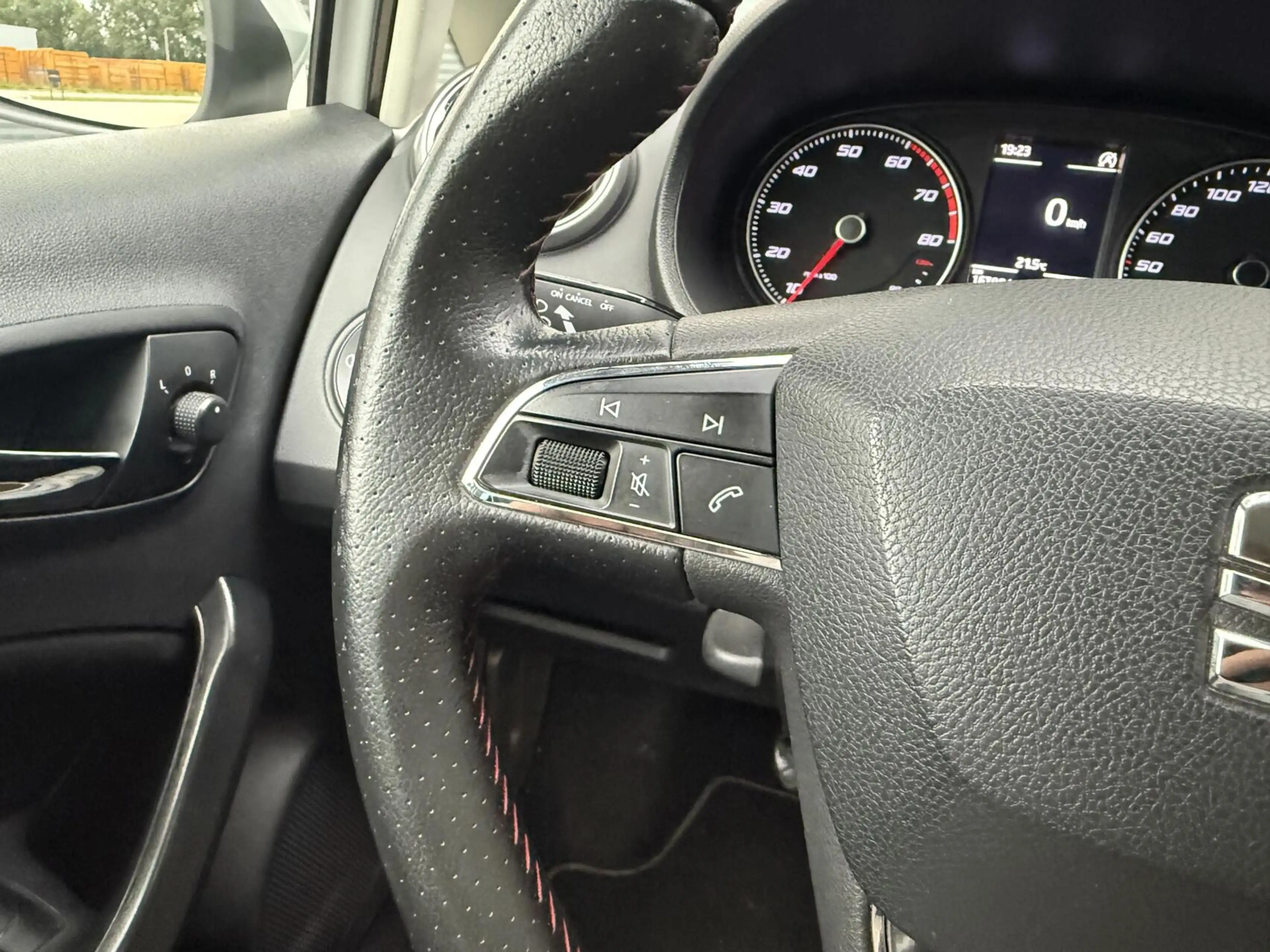 SEAT Ibiza 1.0 EcoTSI FR | CarPlay | LED | Navigatie | Climat — photo 11