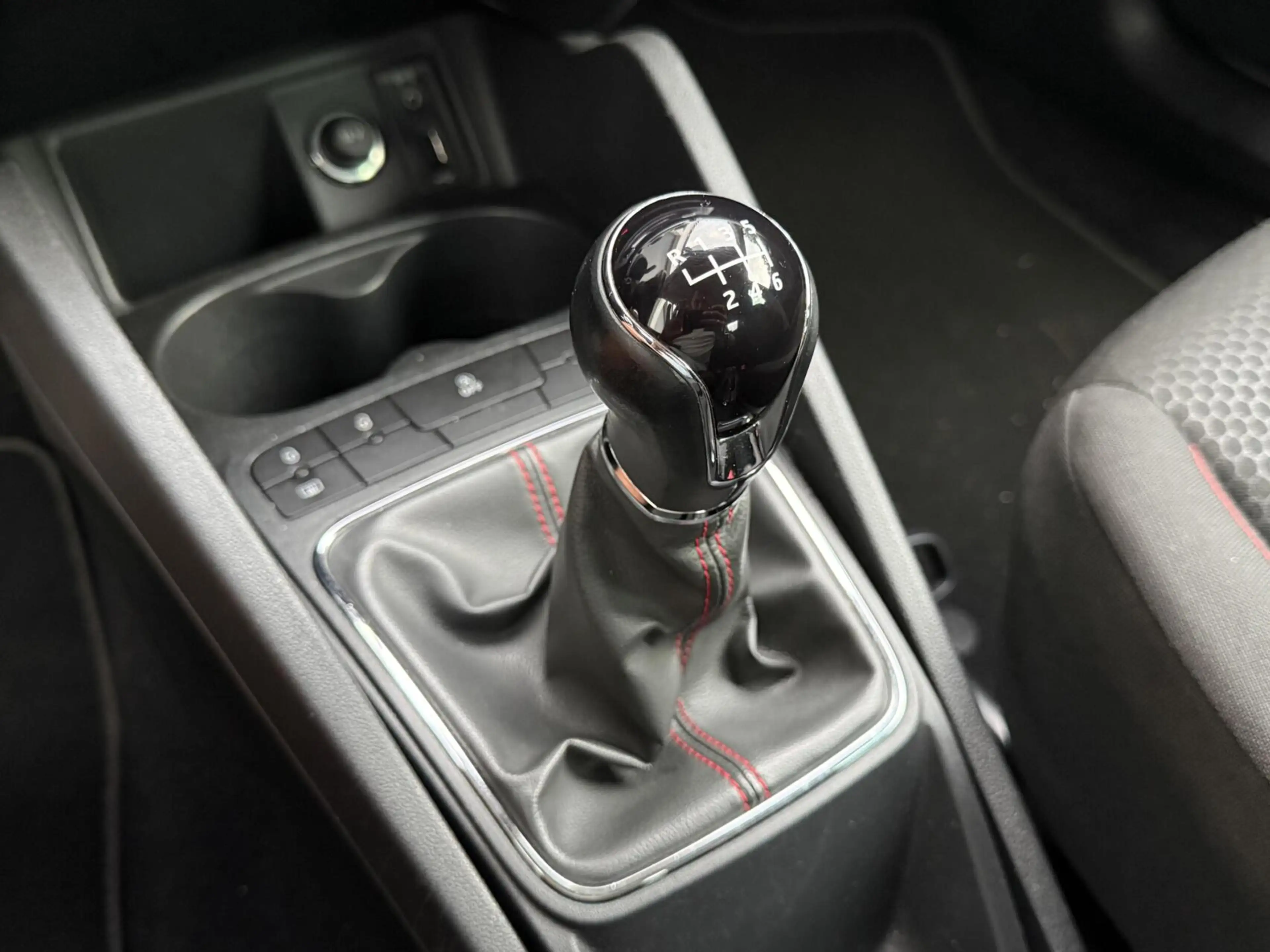 SEAT Ibiza 1.0 EcoTSI FR | CarPlay | LED | Navigatie | Climat — photo 18