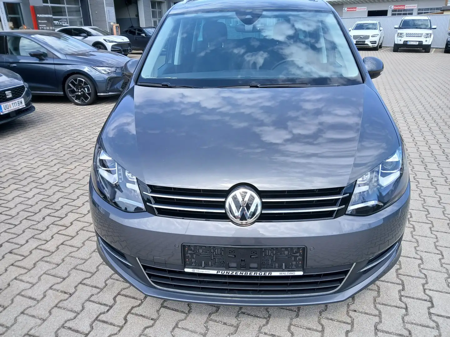 Volkswagen Sharan Business+ TDI SCR 7-Sitzer Grau - 2