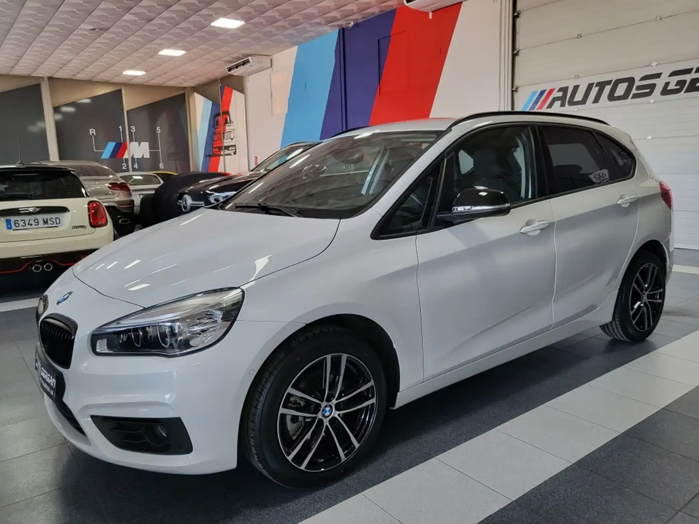 BMW 218 218dA Active Tourer Wit - 1