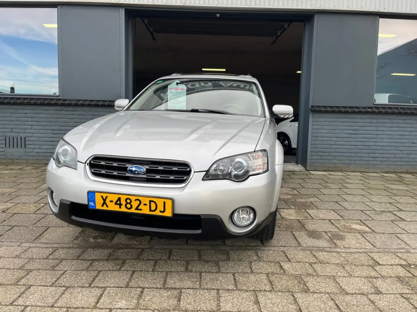 Subaru Legacy 2.5I COMFORT PACK Grau - 2