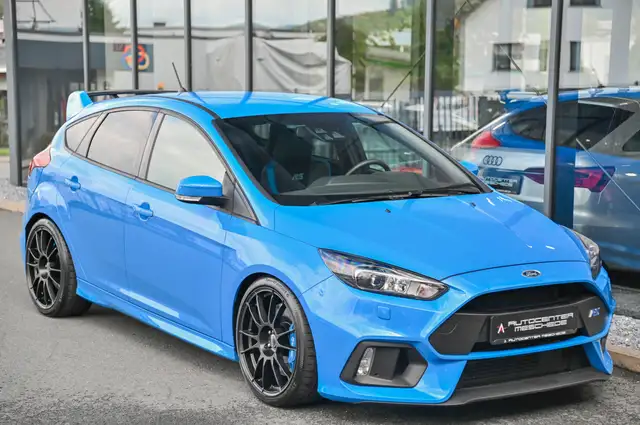 Ford Focus view 3
