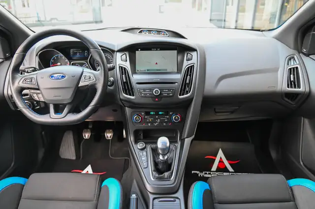 Ford Focus view 10