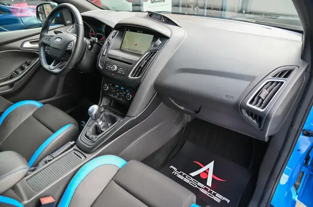 Ford Focus view 11