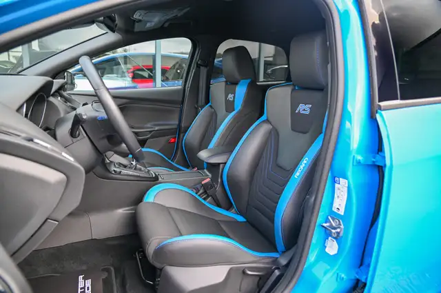Ford Focus view 12