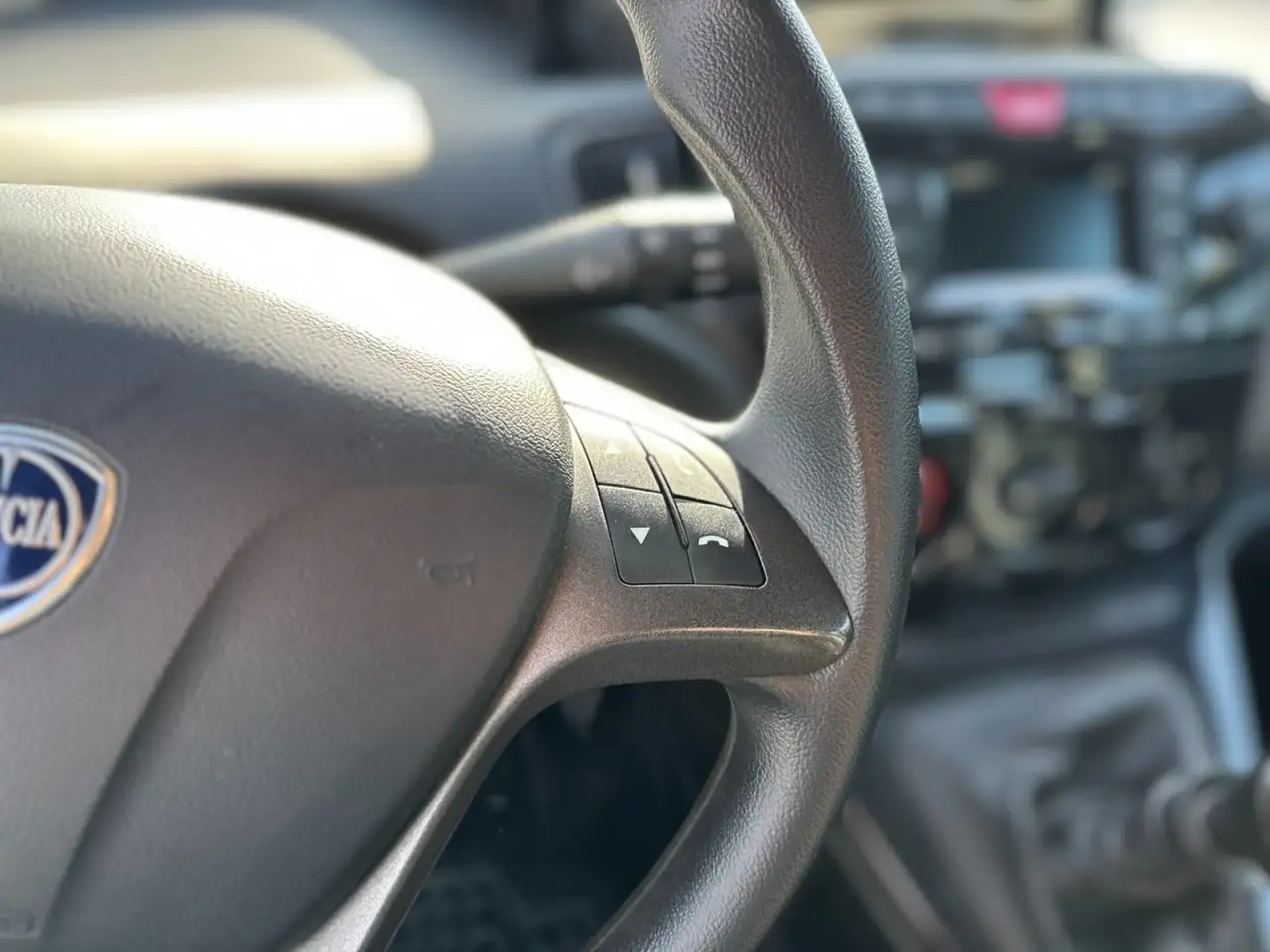 Lancia Ypsilon 2023 — фото 14