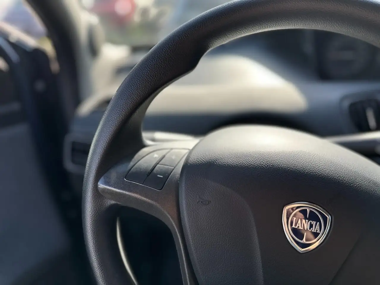 Lancia Ypsilon 2023 — фото 13