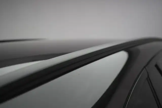 Mercedes-Benz C-Class view 11