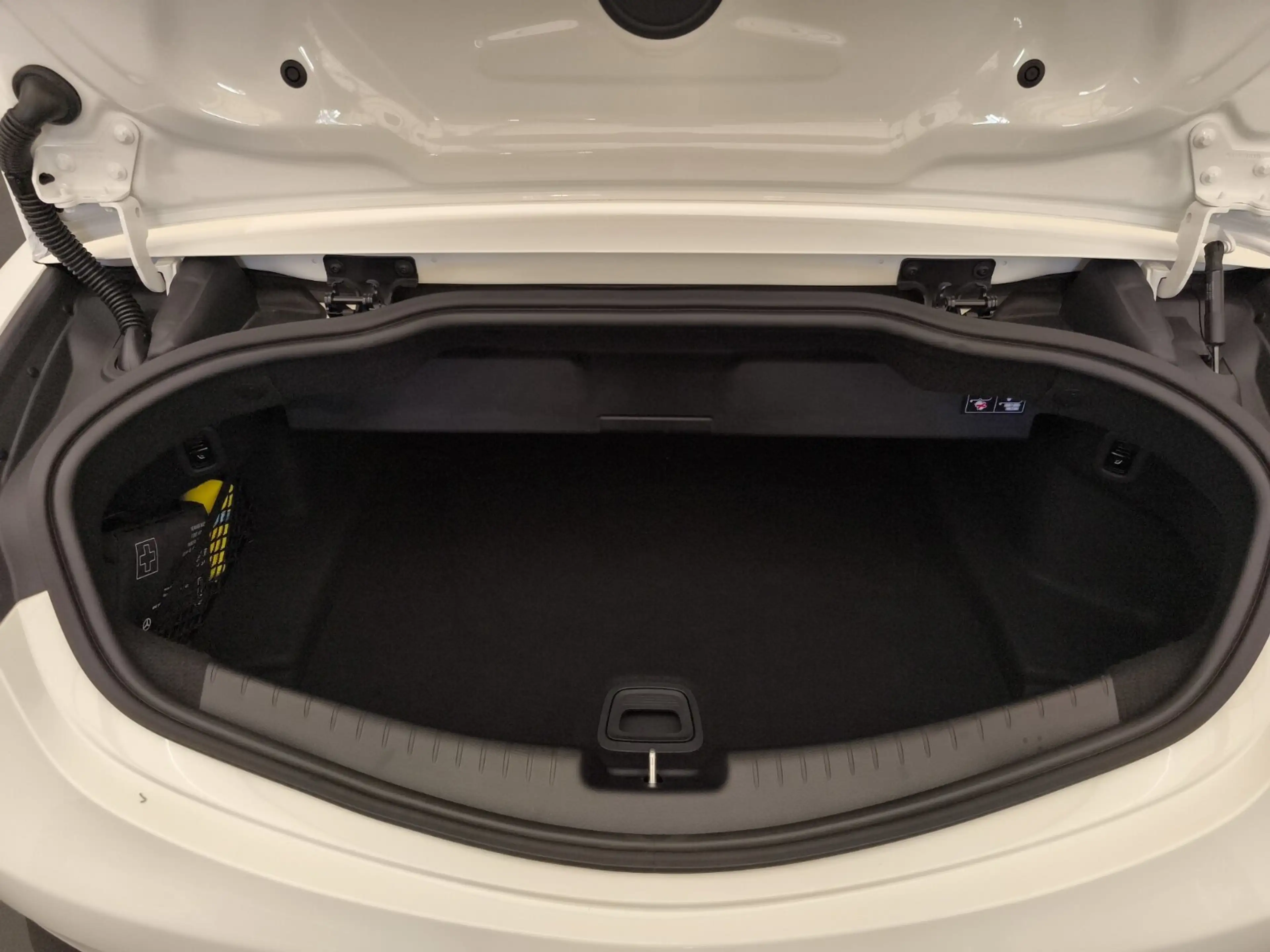 Mercedes-Benz CLE 220 CLE 220d Cabrio AMG Advanced+ Night KeyGo Memory — photo 9