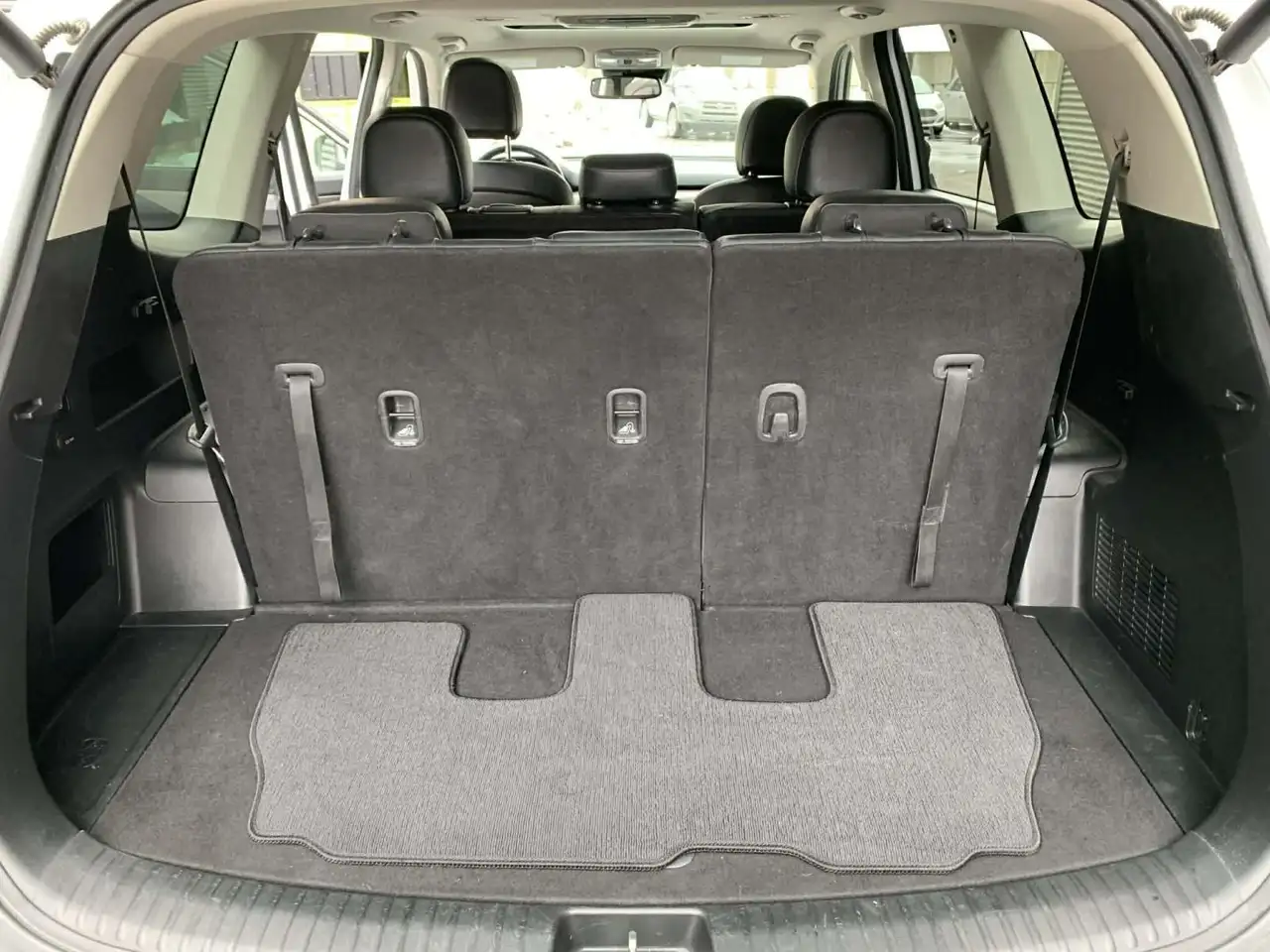 Kia Telluride снимка Kia Telluride