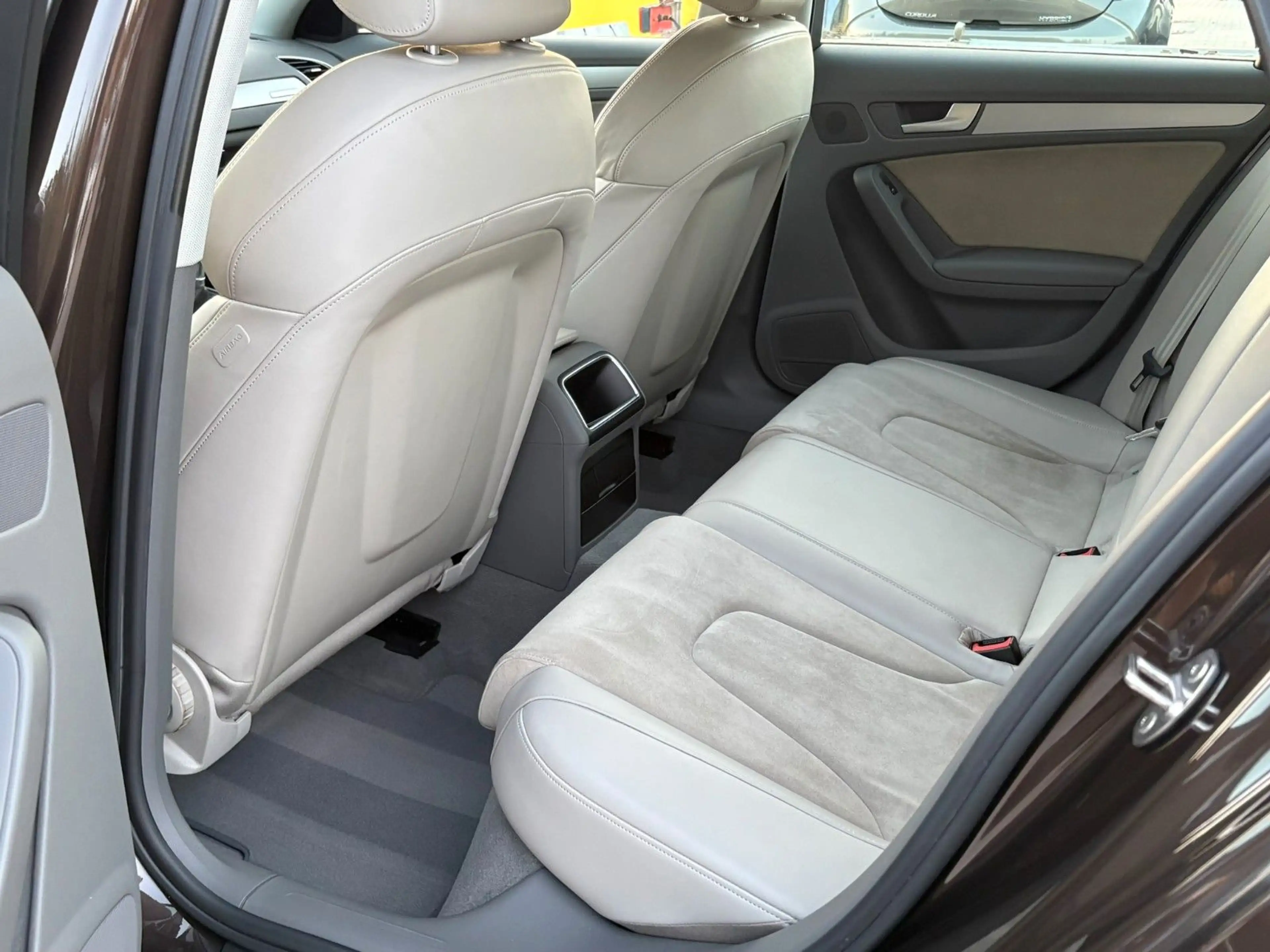 Audi A4 1.8 TFSI quattro Lim. / Bi-Xenon / Leder / 18 — photo 15