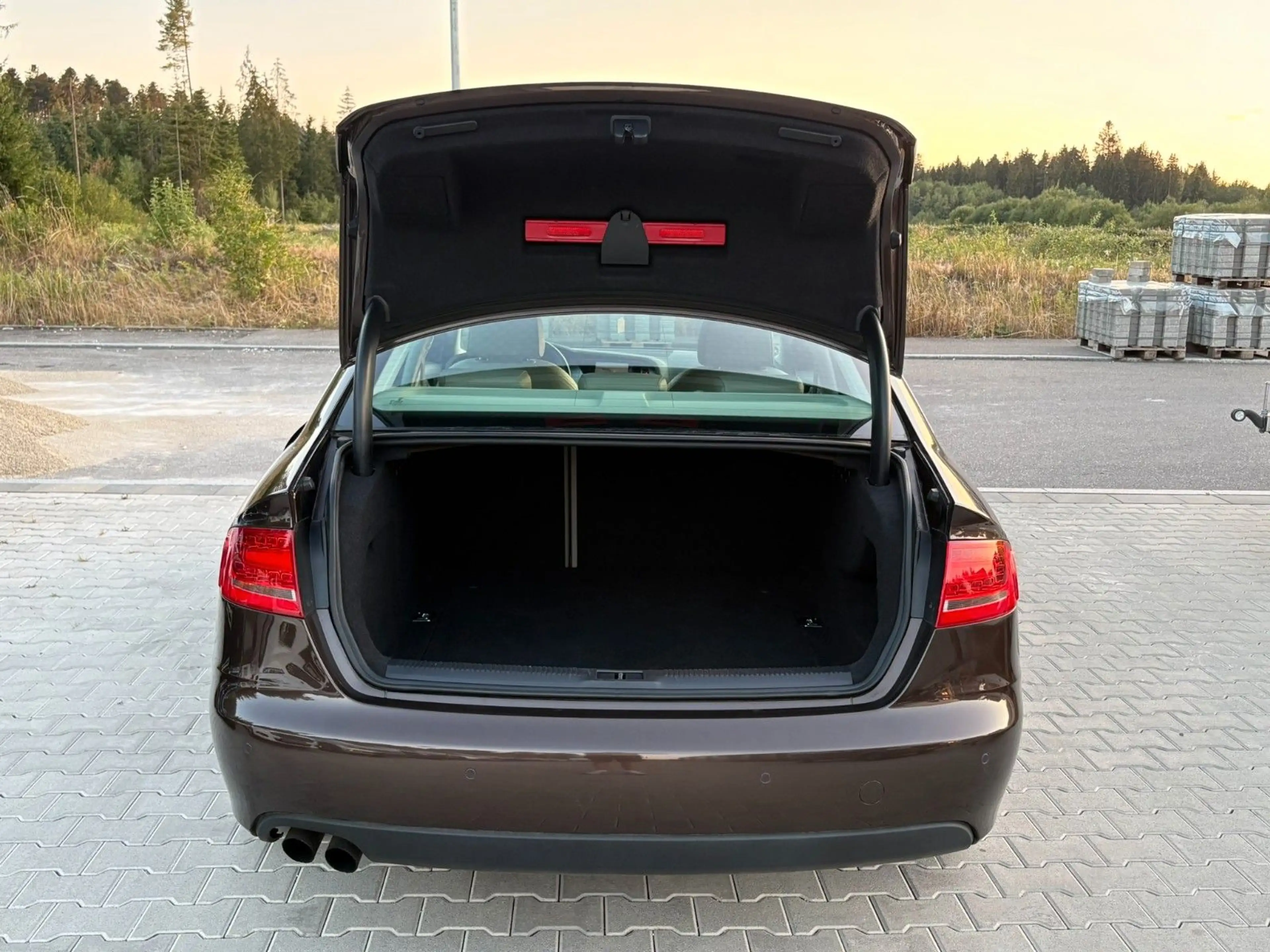 Audi A4 1.8 TFSI quattro Lim. / Bi-Xenon / Leder / 18 — photo 11