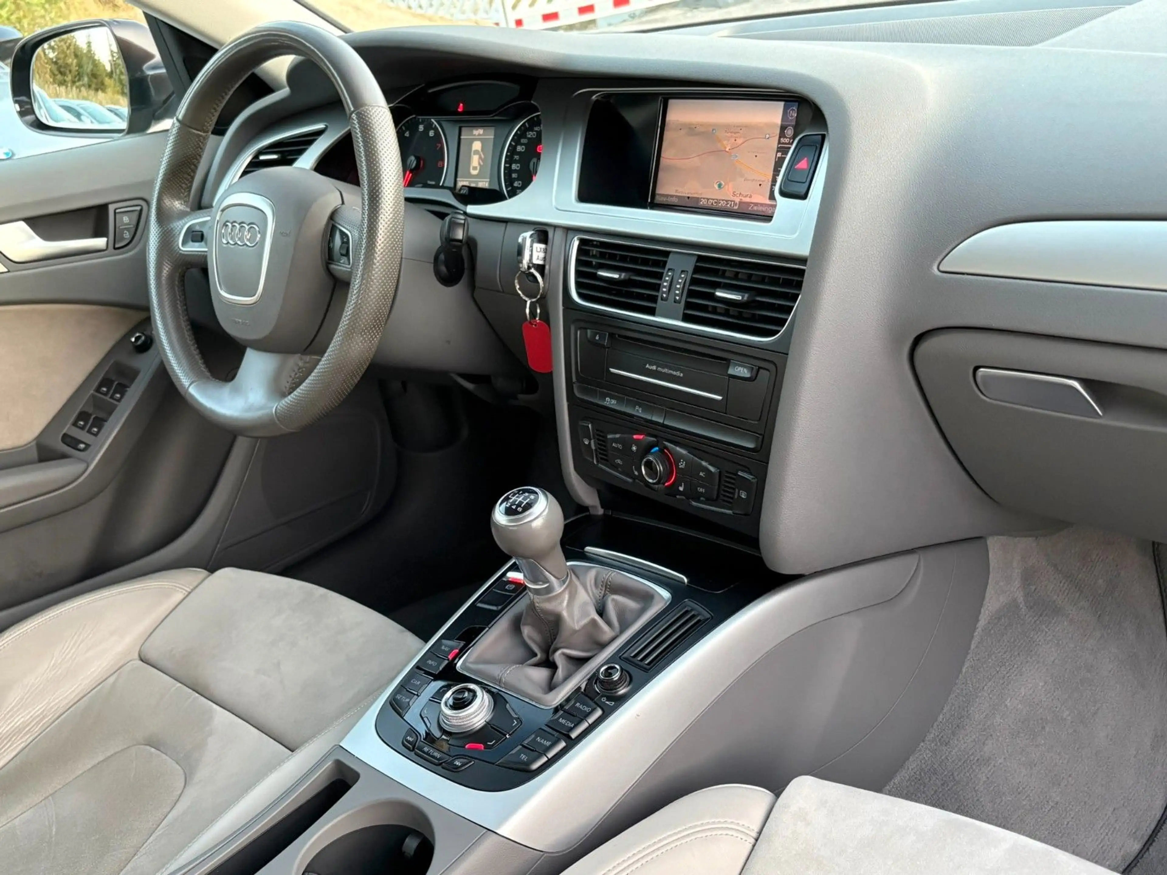 Audi A4 1.8 TFSI quattro Lim. / Bi-Xenon / Leder / 18 — photo 13