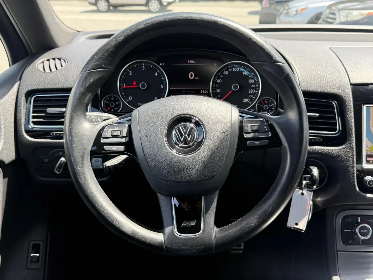 Volkswagen Touareg снимка Volkswagen Touareg