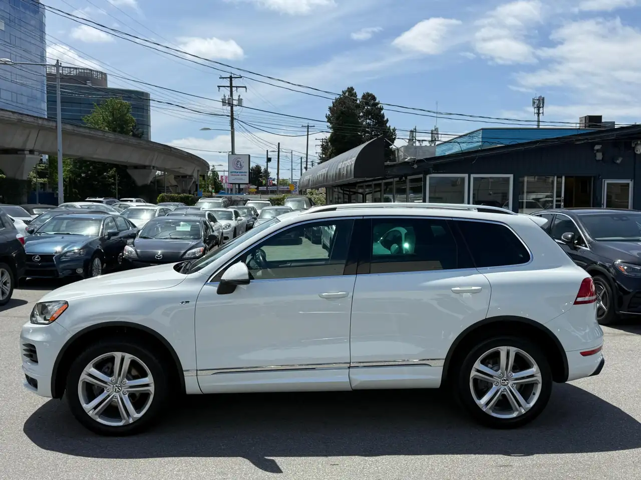 Volkswagen Touareg снимка Volkswagen Touareg