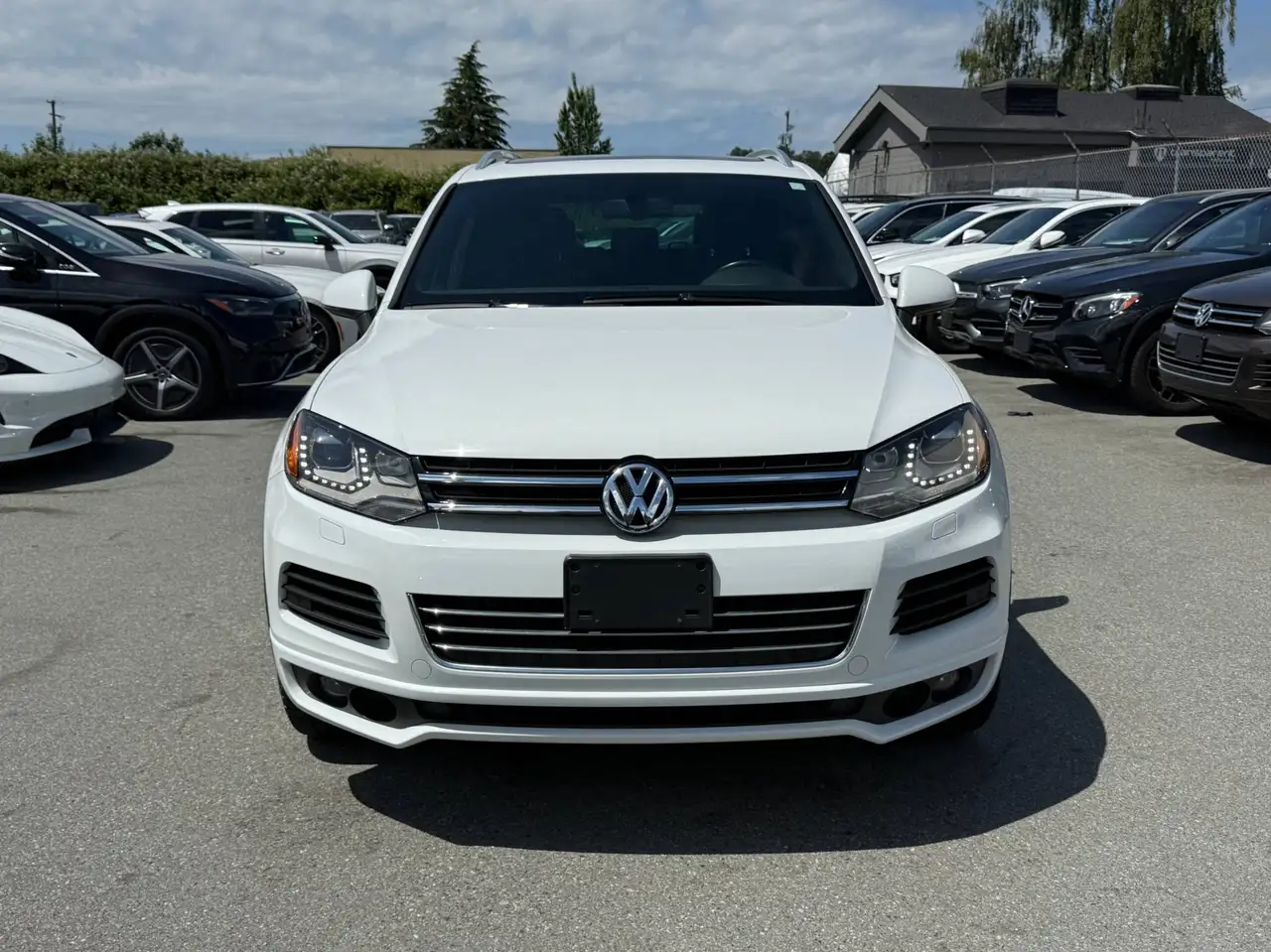 Volkswagen Touareg снимка Volkswagen Touareg