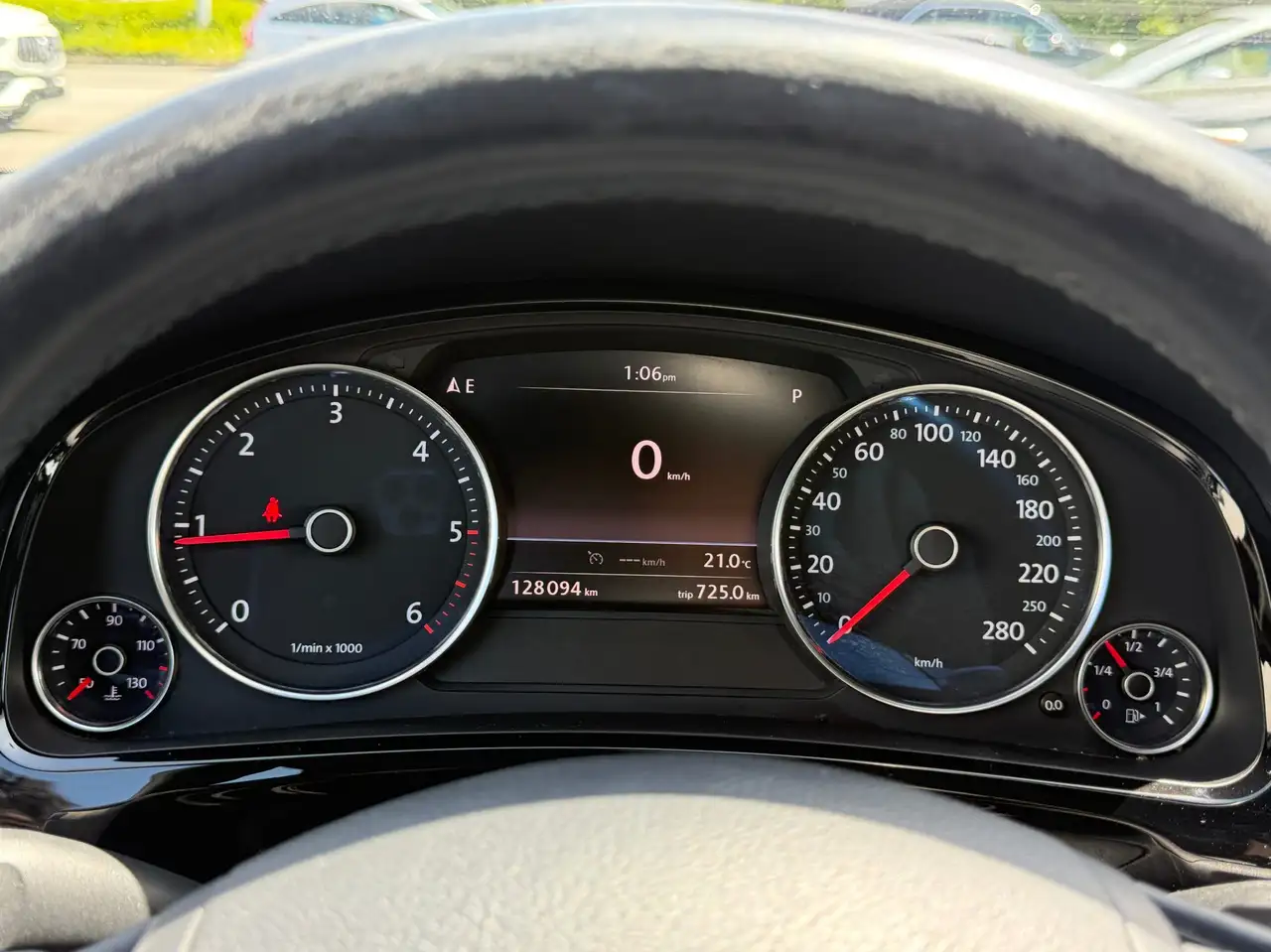 Volkswagen Touareg снимка Volkswagen Touareg