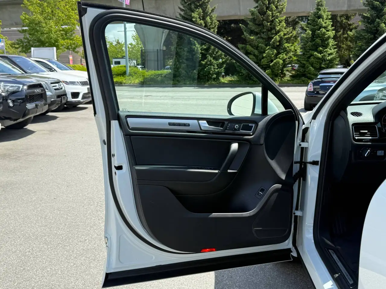 Volkswagen Touareg снимка Volkswagen Touareg