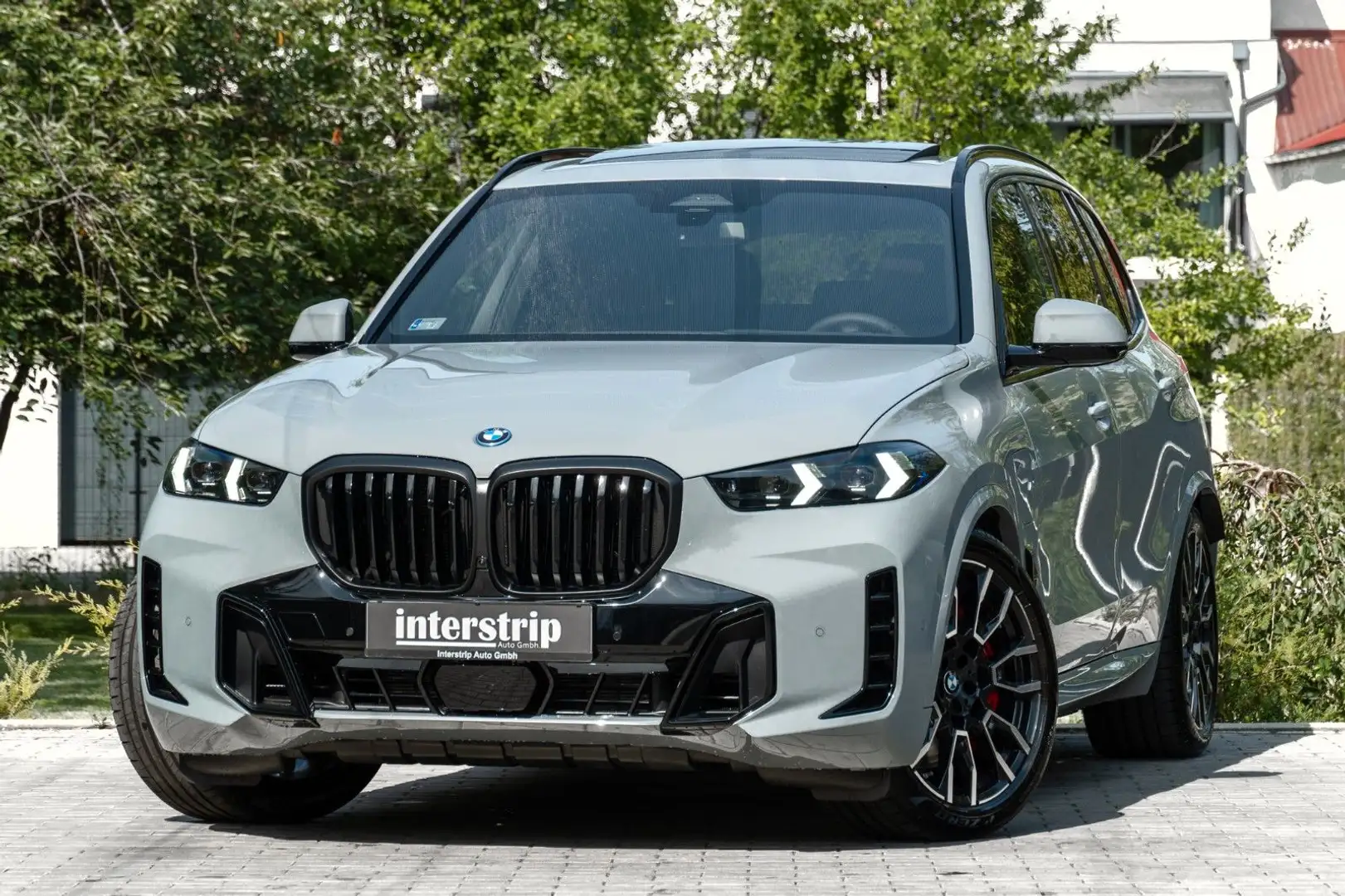 BMW X5 50e M SPORT.LUFTF.PANO.DR.ASS.PRO.H/K.360.AHK Grau - 1