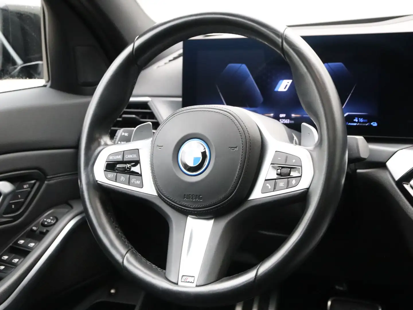 BMW 330 3 Serie 330e xDrive Sedan M-Sport Noir - 2