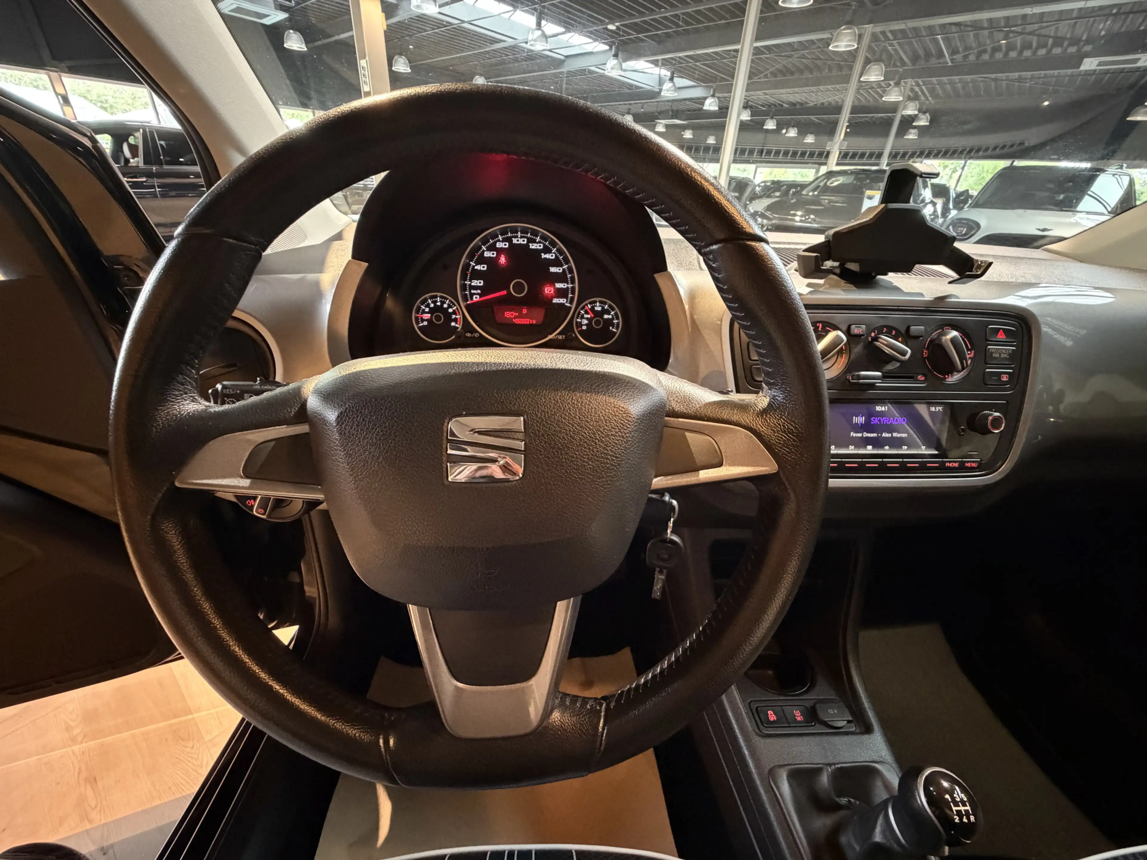 SEAT Mii 1.0 Sport Connect Parkeersensoren deze auto is in — photo 13