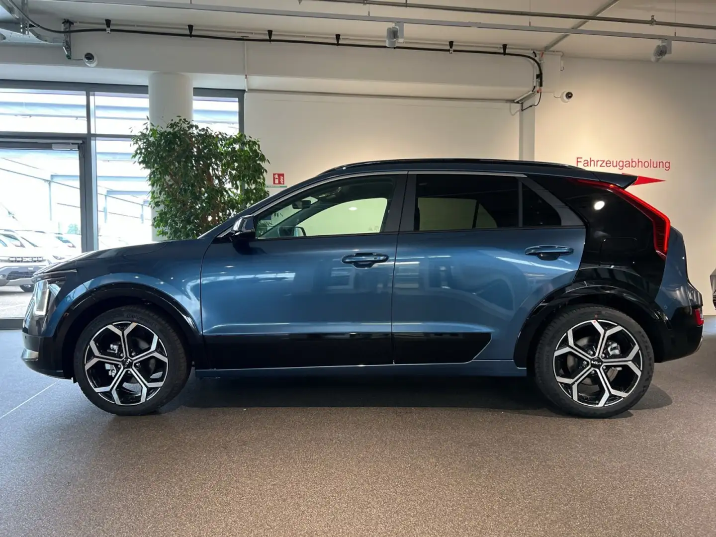 Kia Niro 1.6 HEV 129 SPI 18Z TEC REX GD BLK (Benzin) 6-Gang Albastru - 2
