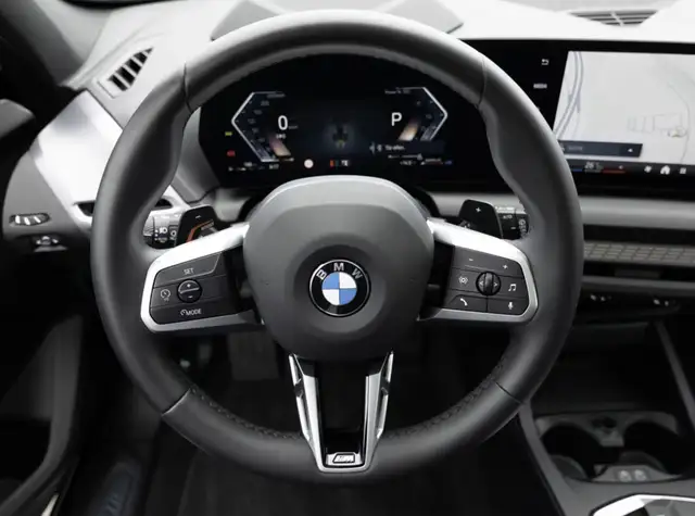 BMW 1 Series view 11