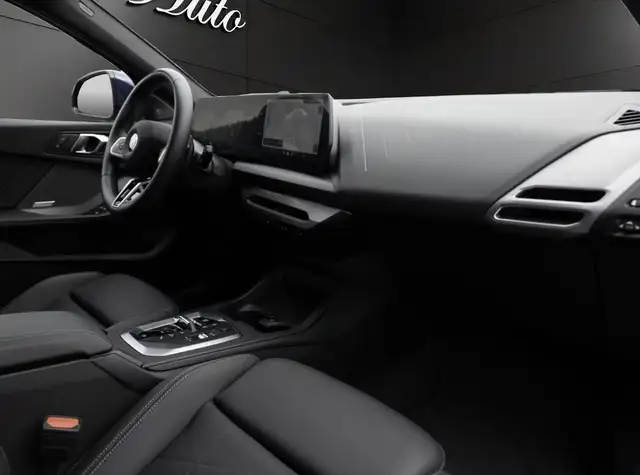 BMW 1 Series view 14