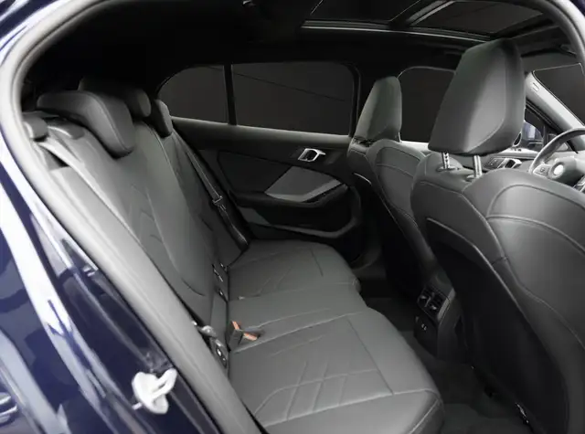 BMW 1 Series view 15