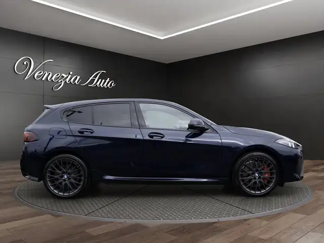 BMW 1 Series view 9