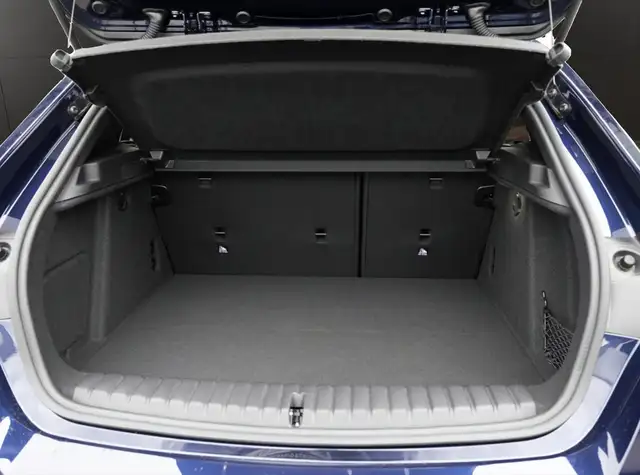 BMW 1 Series view 5