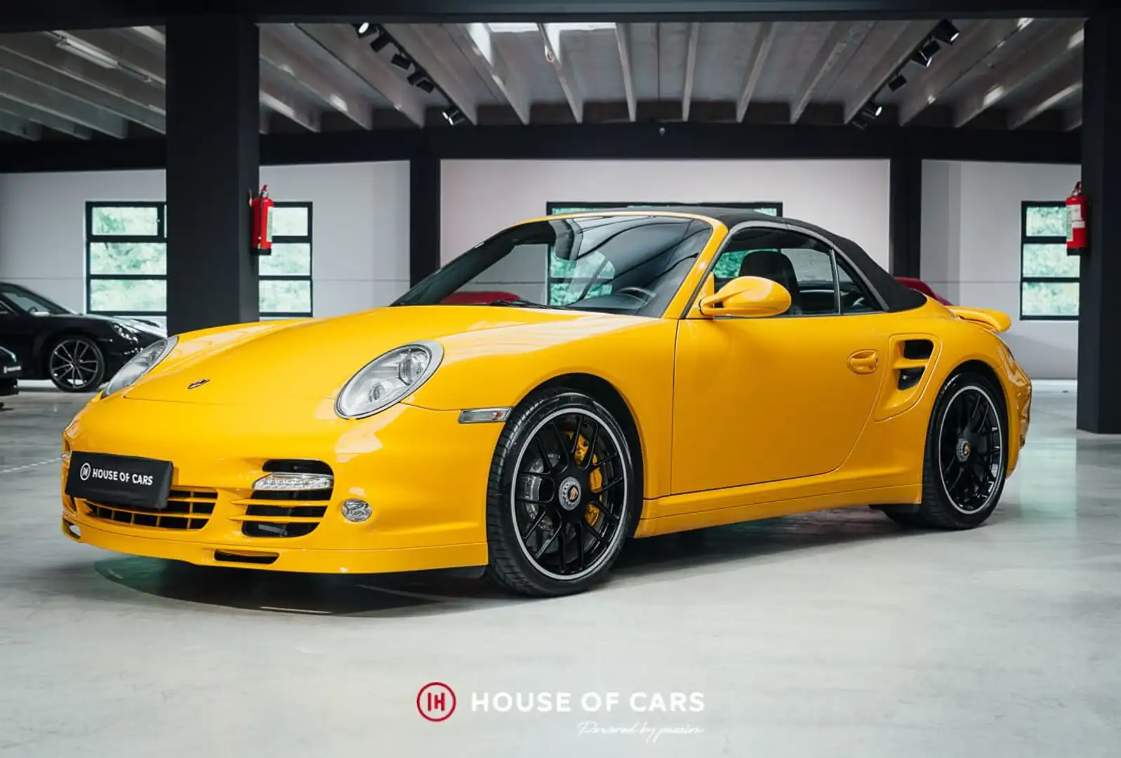 Porsche 911 997.2 Turbo S Cab. PDK - Speed Yellow - 1 of 301 Jaune - 2