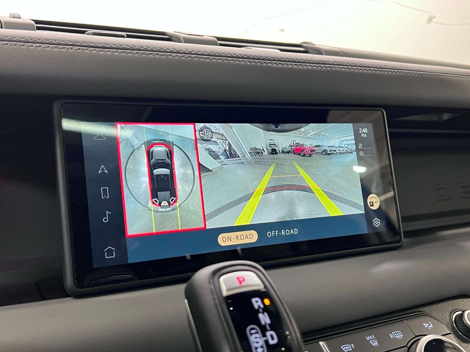 2023 Land Rover Defender X-Dynamic SE thumb 24
