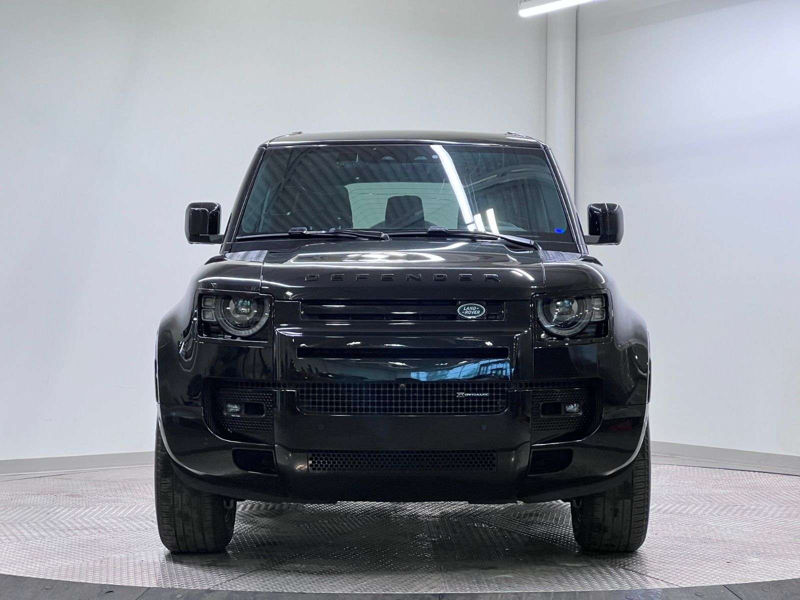 2023 Land Rover Defender X-Dynamic SE thumb 8