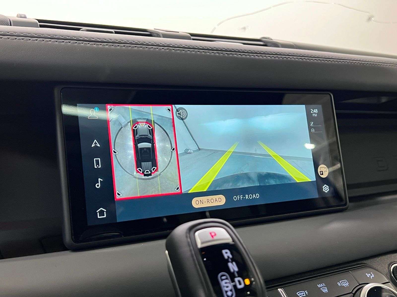 2023 Land Rover Defender X-Dynamic SE thumb 23