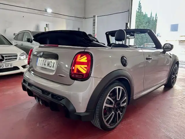 MINI John Cooper Works Cabrio Aut.