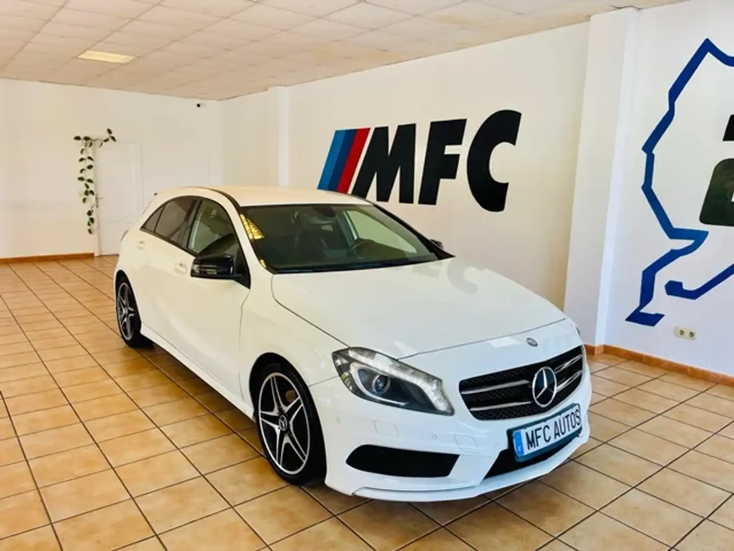 Mercedes-Benz A 200 200CDI BE AMG Line 7G-DCT Blanc - 1