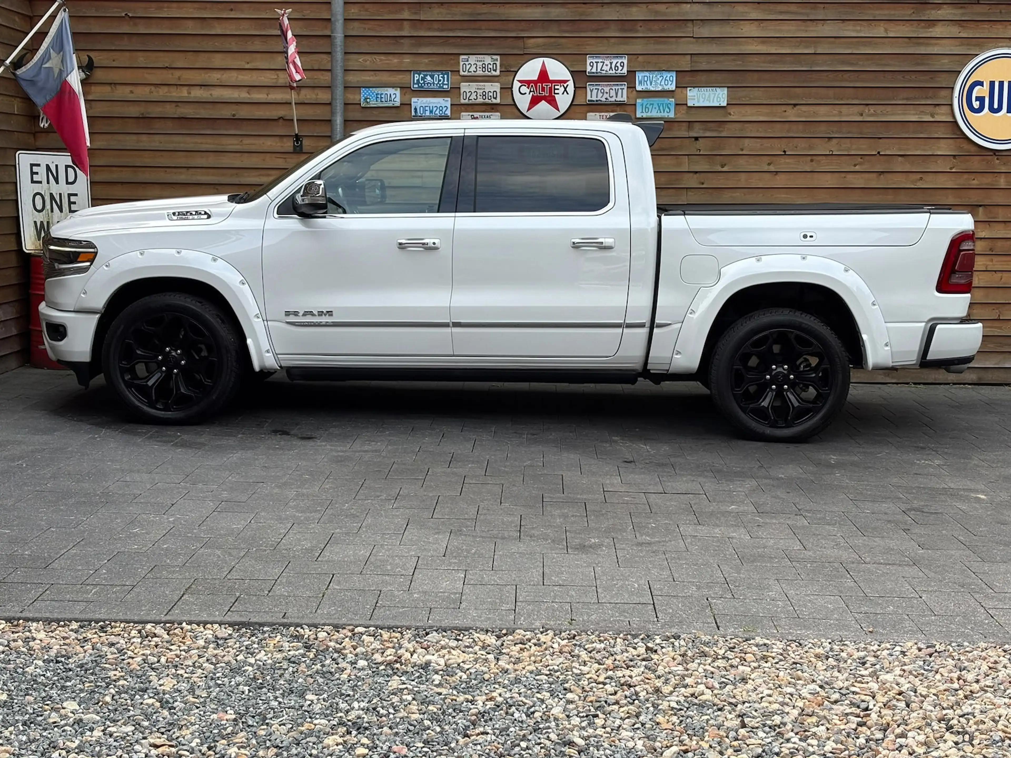 Dodge RAM 1500 5,7 Limited RAMBOX 4X4 Pano 360° ACC — photo 8