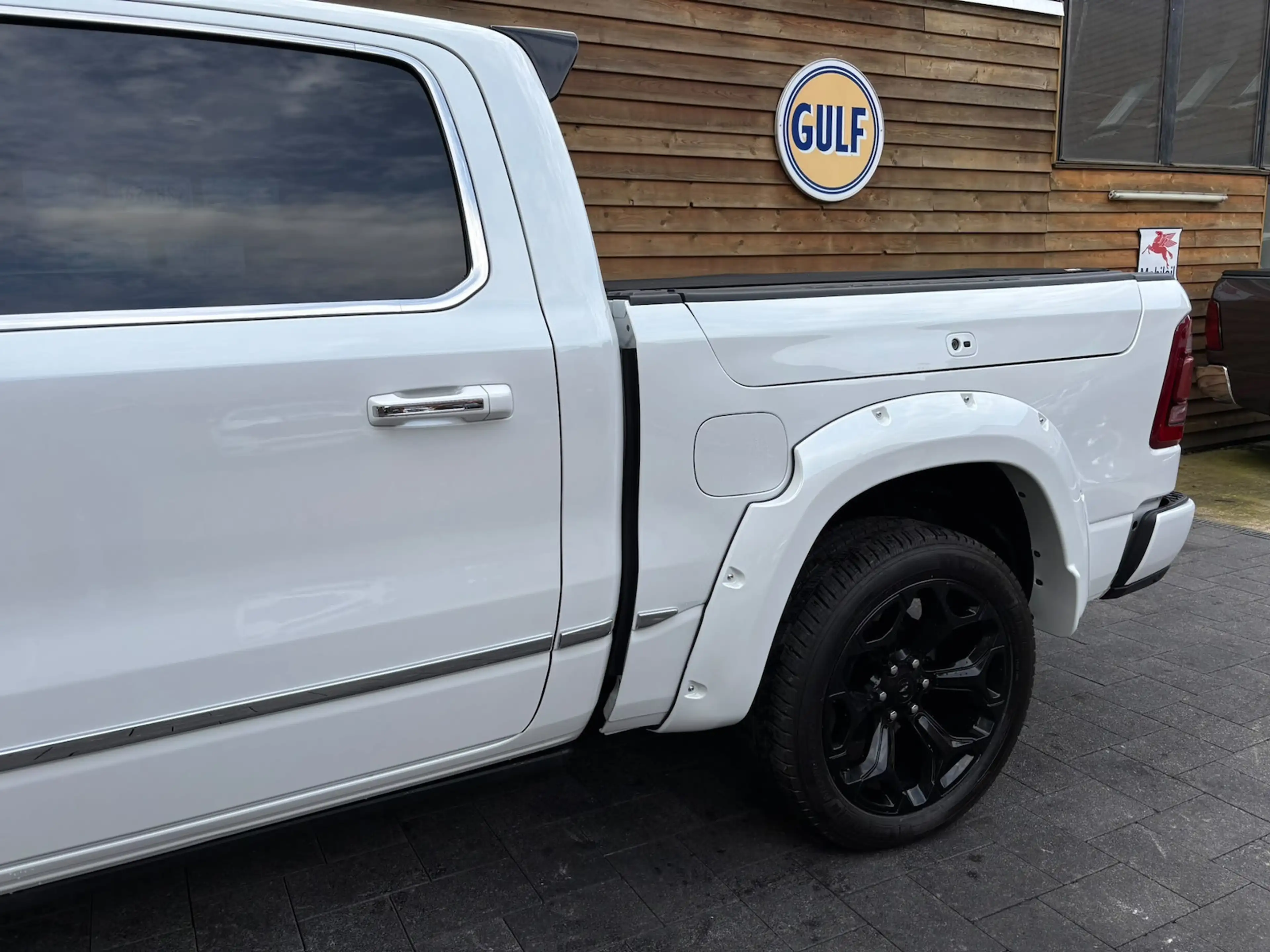 Dodge RAM 1500 5,7 Limited RAMBOX 4X4 Pano 360° ACC — photo 9