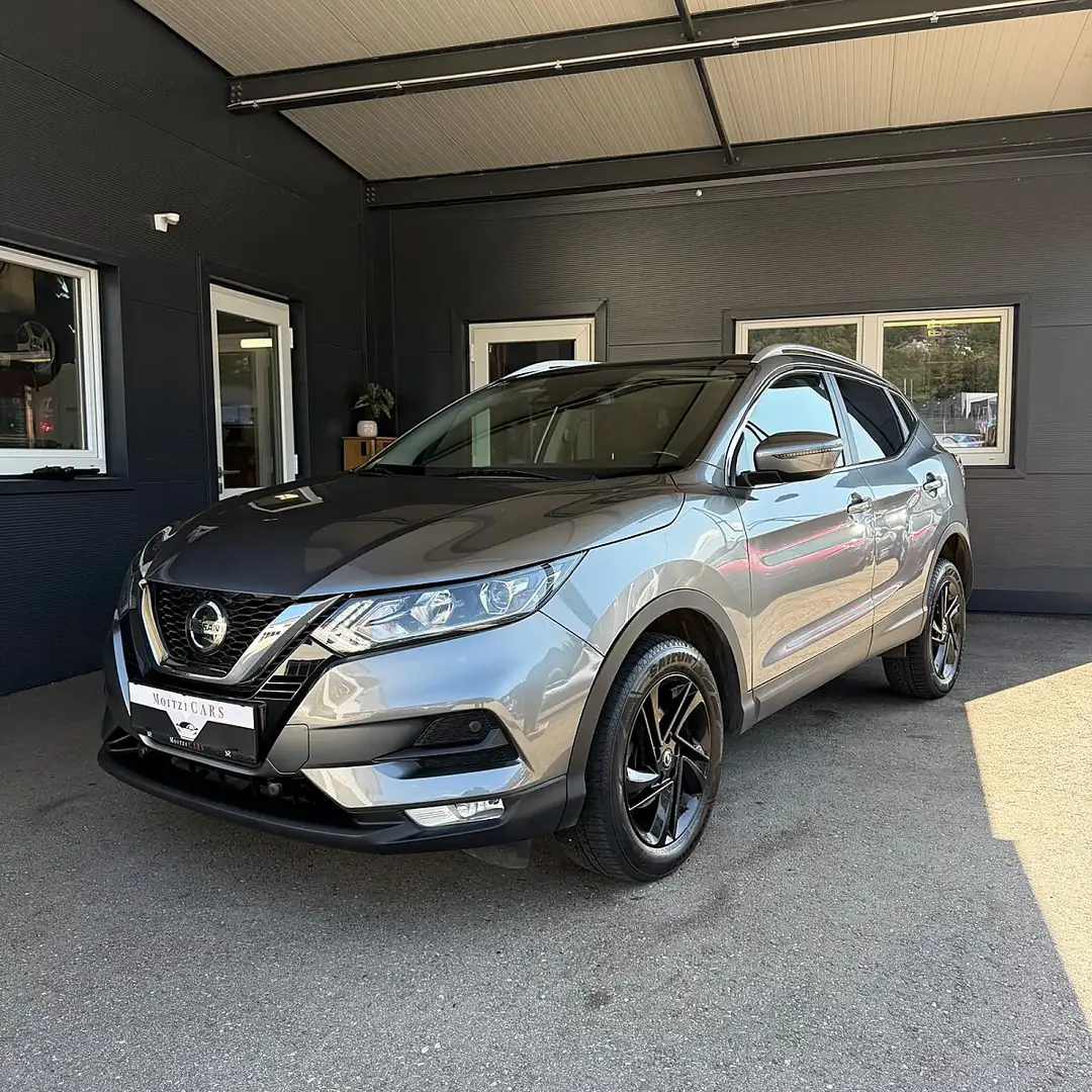 Nissan Qashqai 1,7 dCi ALL-MODE 4x4i Acenta Grau - 1