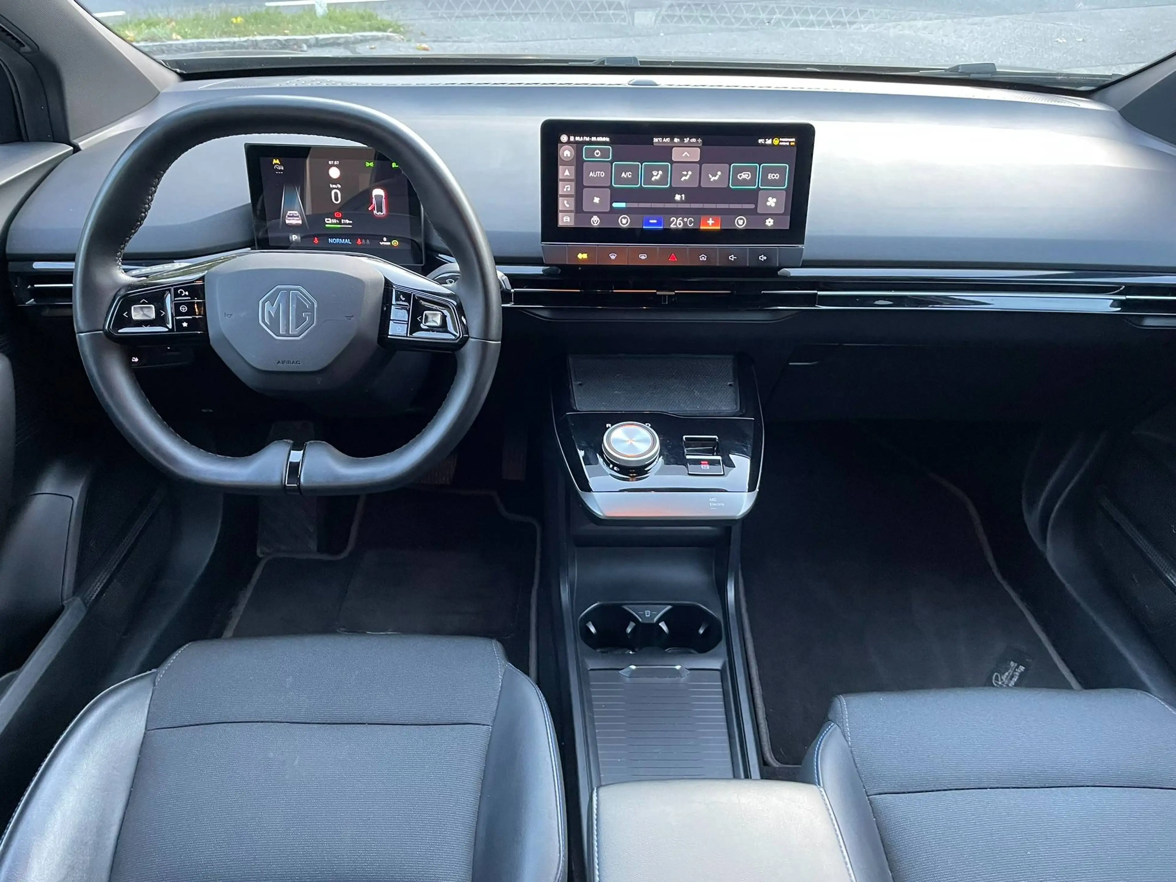 MG MG4 MG4 EV 64 kWh Luxury — photo 11
