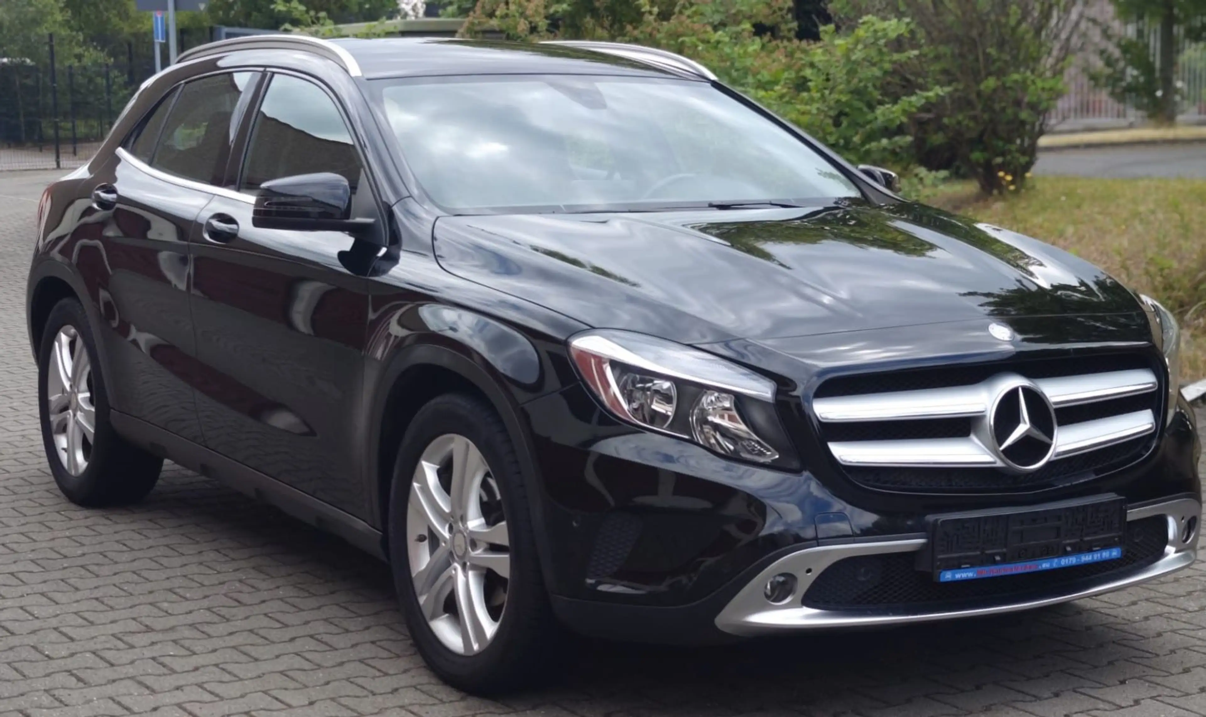 Mercedes-Benz GLA 220 4 Matic Navi Automatik Leder Tempomat