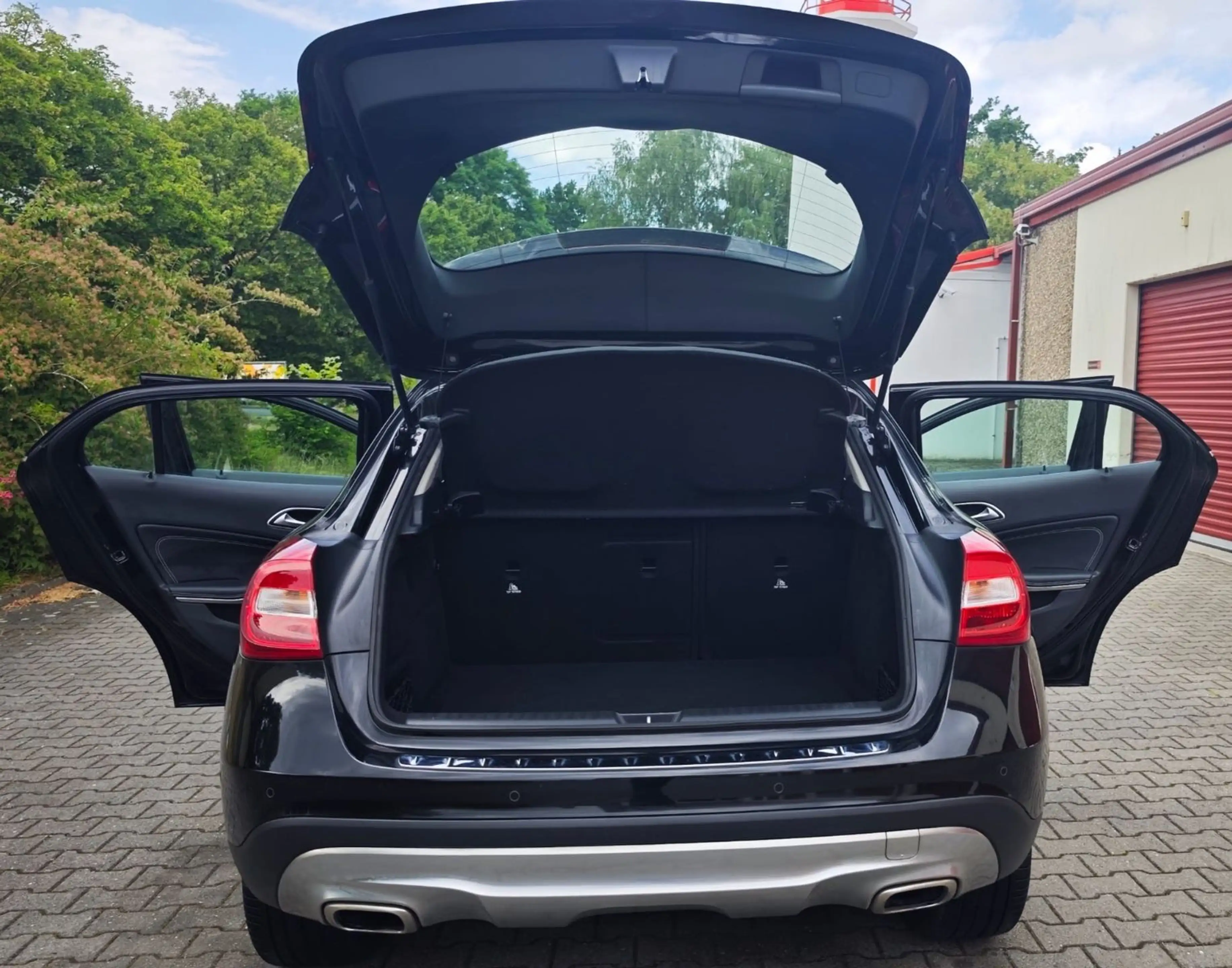 Mercedes-Benz GLA 220 4 Matic Navi Automatik Leder Tempomat — photo 14