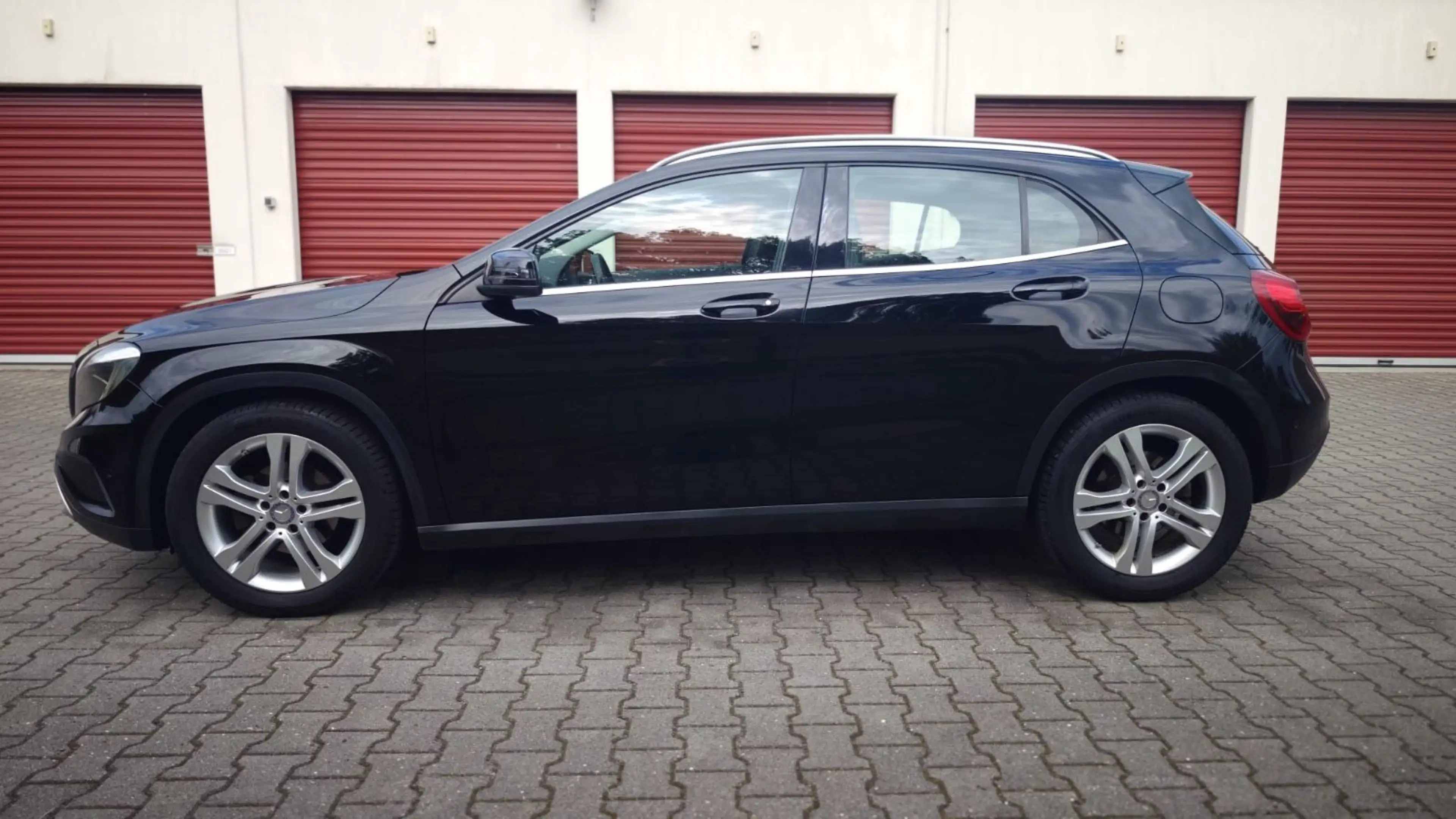 Mercedes-Benz GLA 220 4 Matic Navi Automatik Leder Tempomat — photo 8