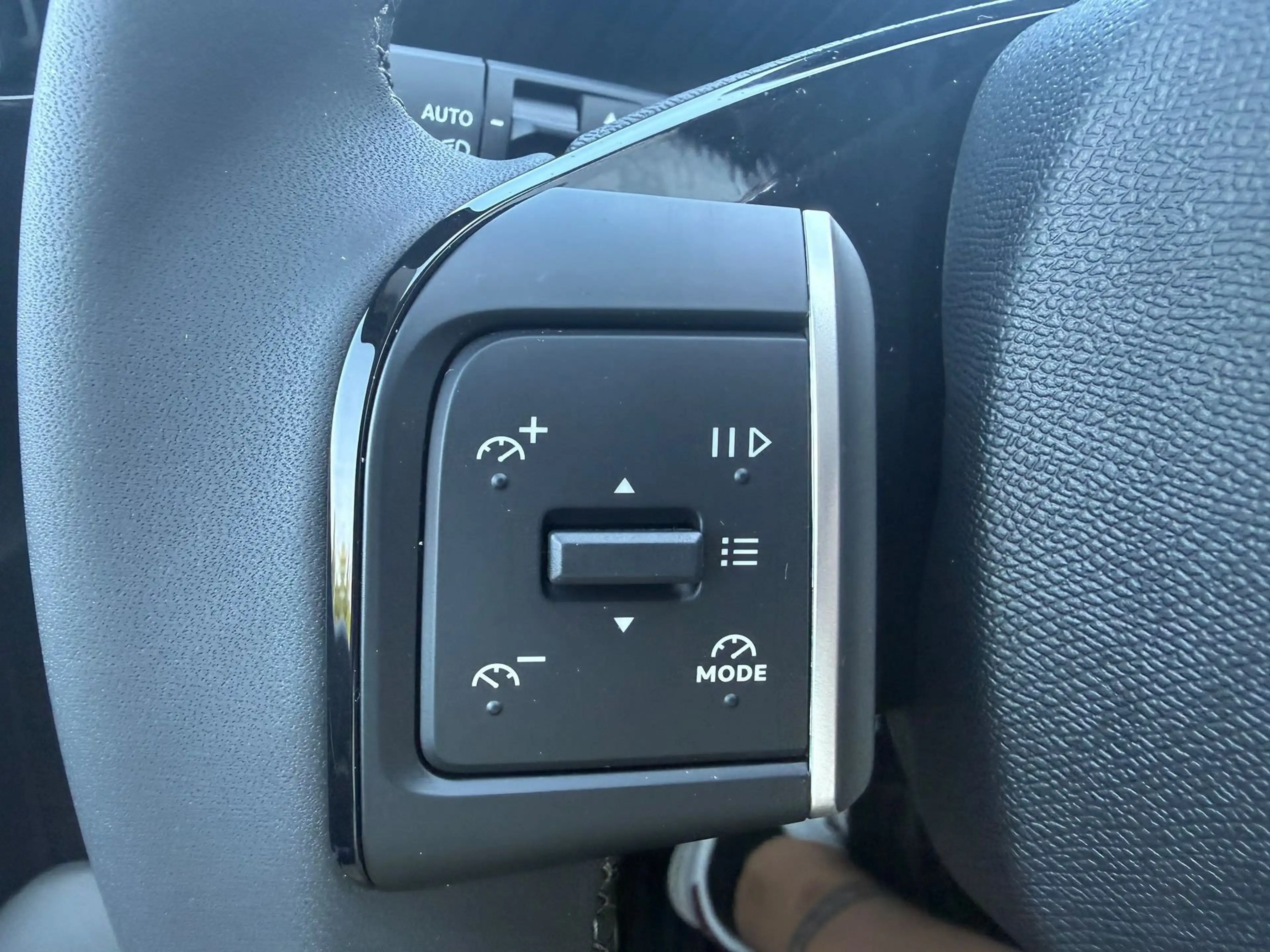 Citroen C3 Aircross *GPS*CAMERA*KEY LESS* Hybrid 145 Pk MAX — photo 8
